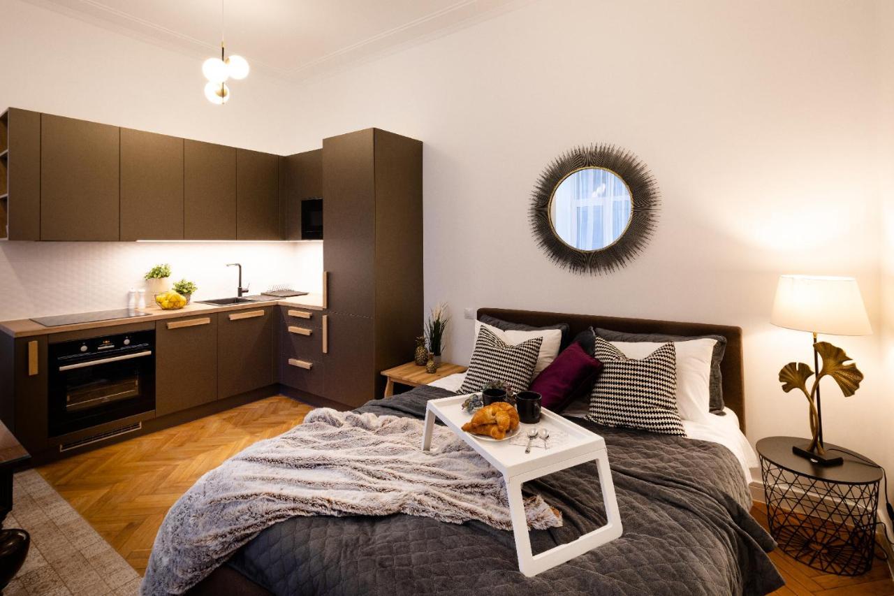Brivibas House Design Apartments In City Center Рига Екстер'єр фото