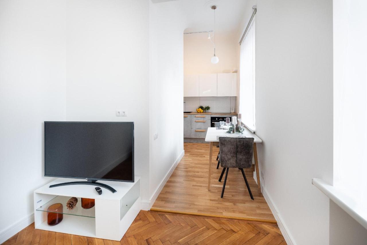Brivibas House Design Apartments In City Center Рига Екстер'єр фото