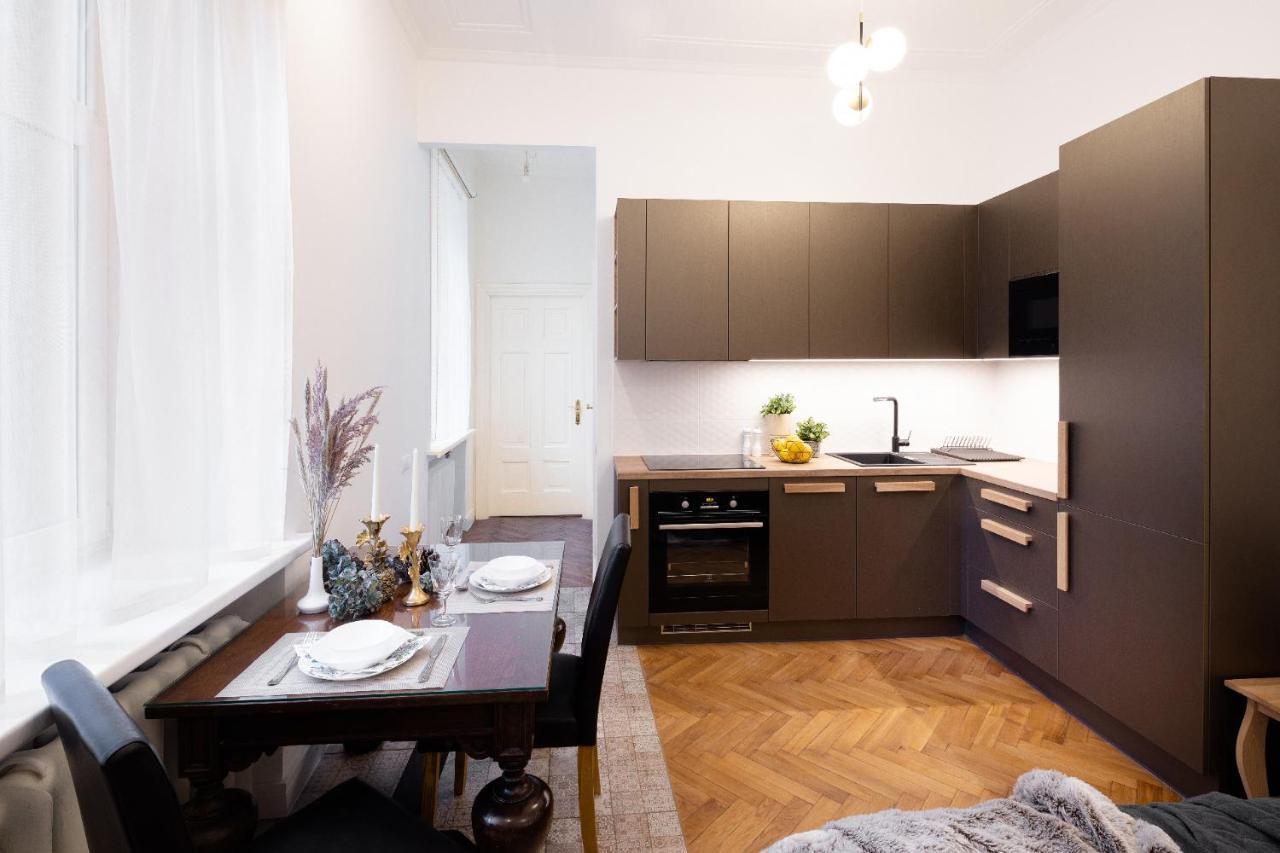 Brivibas House Design Apartments In City Center Рига Екстер'єр фото