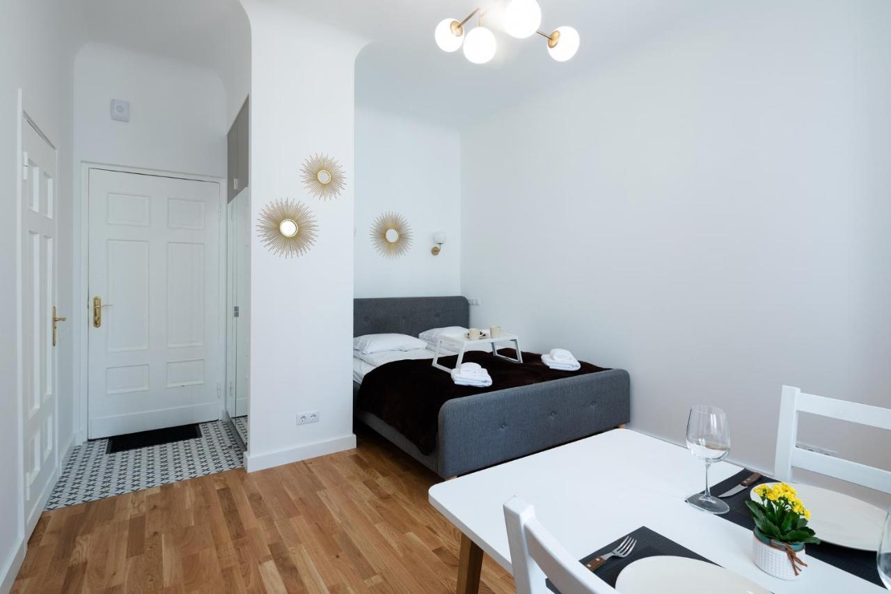 Brivibas House Design Apartments In City Center Рига Екстер'єр фото