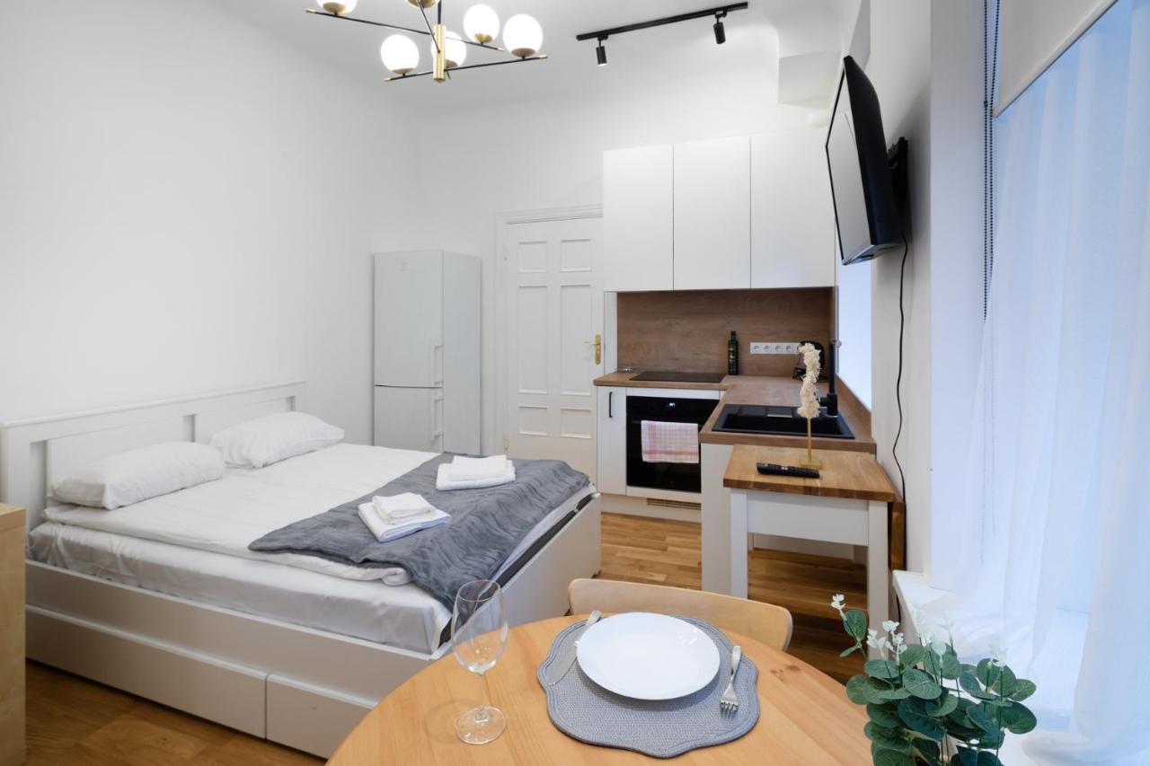 Brivibas House Design Apartments In City Center Рига Екстер'єр фото