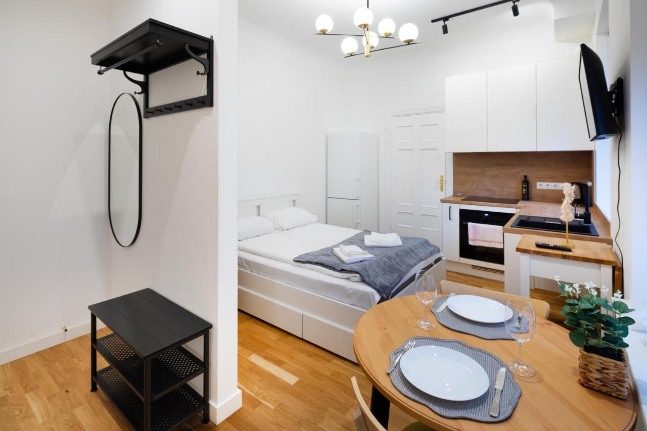 Brivibas House Design Apartments In City Center Рига Екстер'єр фото