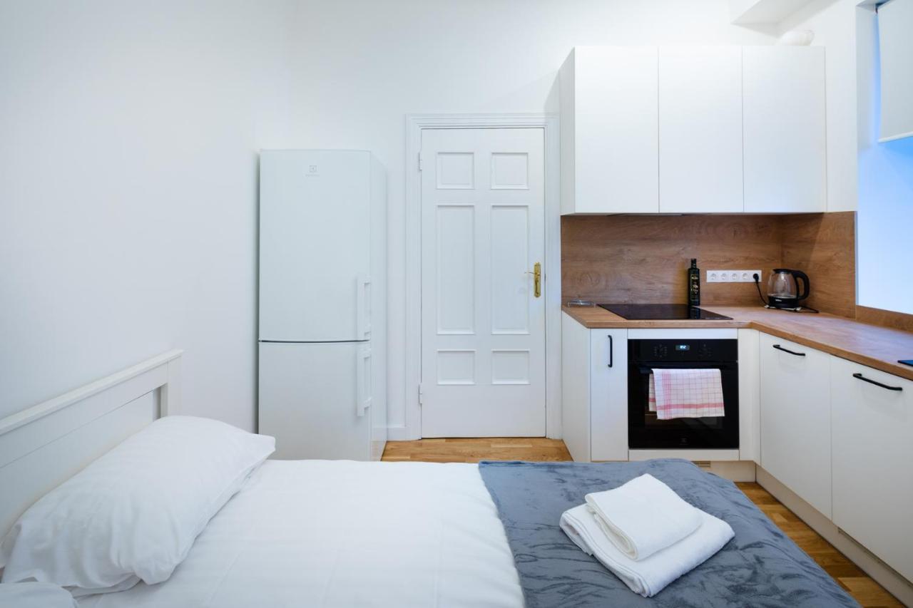 Brivibas House Design Apartments In City Center Рига Екстер'єр фото